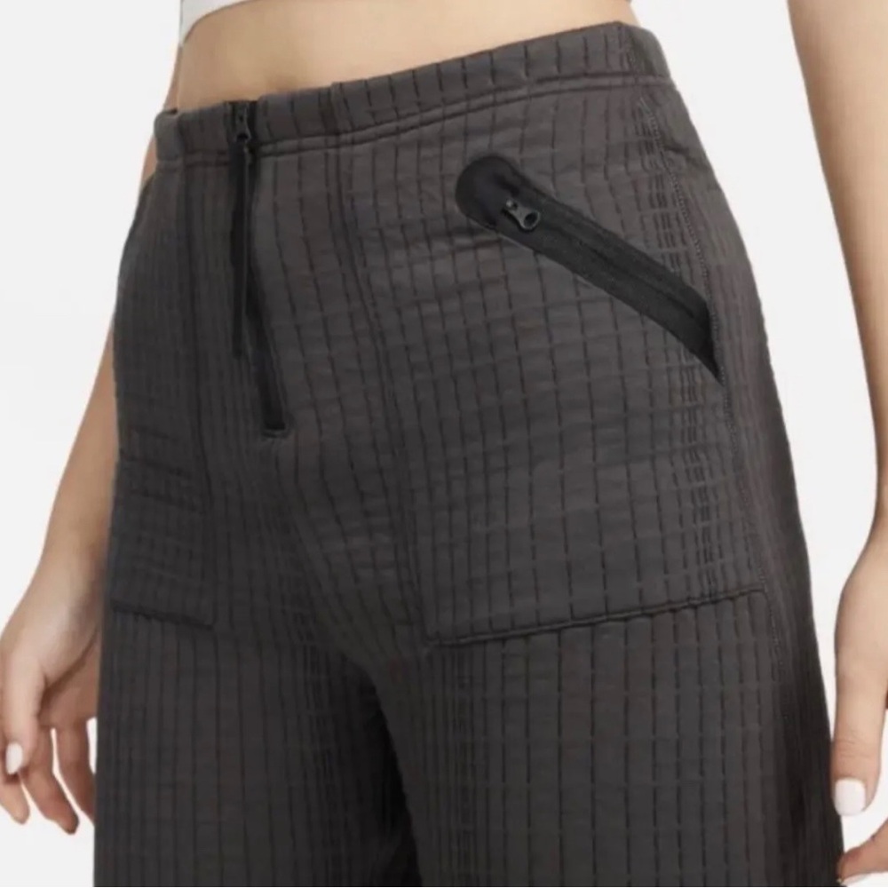 Women’s Size Large Nike Tech Pack Quilted Pants Therma Fit DD4614-060
